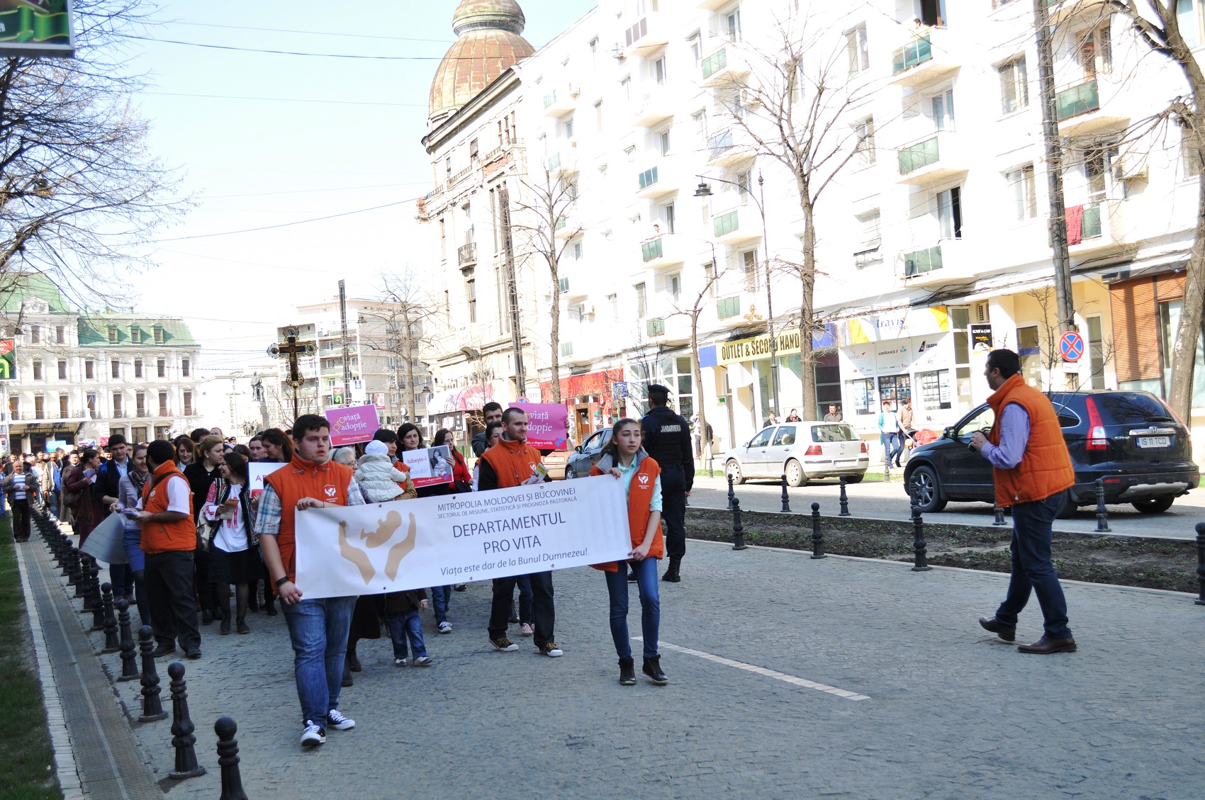 Adopția, o alegere nobilă: „Doar prin puterea exemplului se va schimba ceva!”