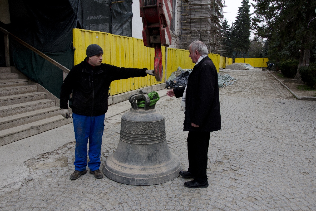 La Catedrala mitropolitană din Iași vor răsuna clopote noi (GALERIE FOTO)