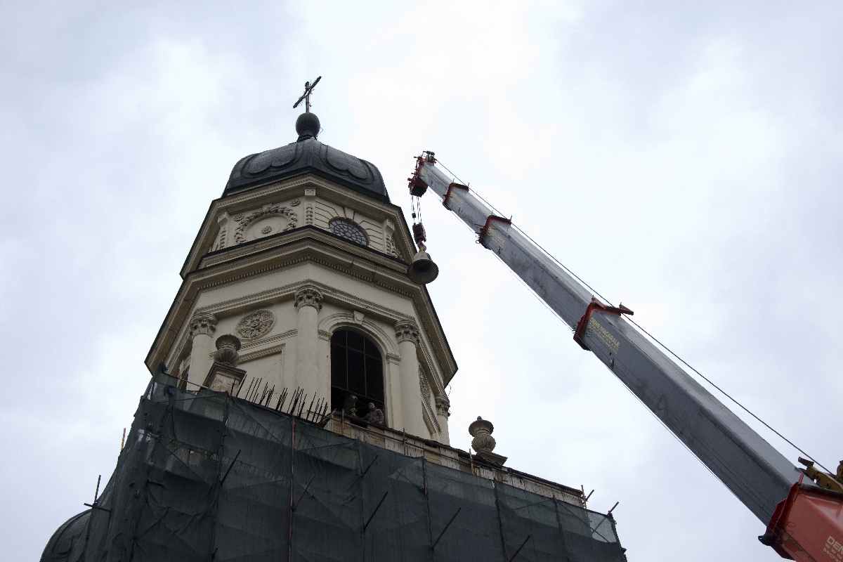 La Catedrala mitropolitană din Iași vor răsuna clopote noi (GALERIE FOTO)