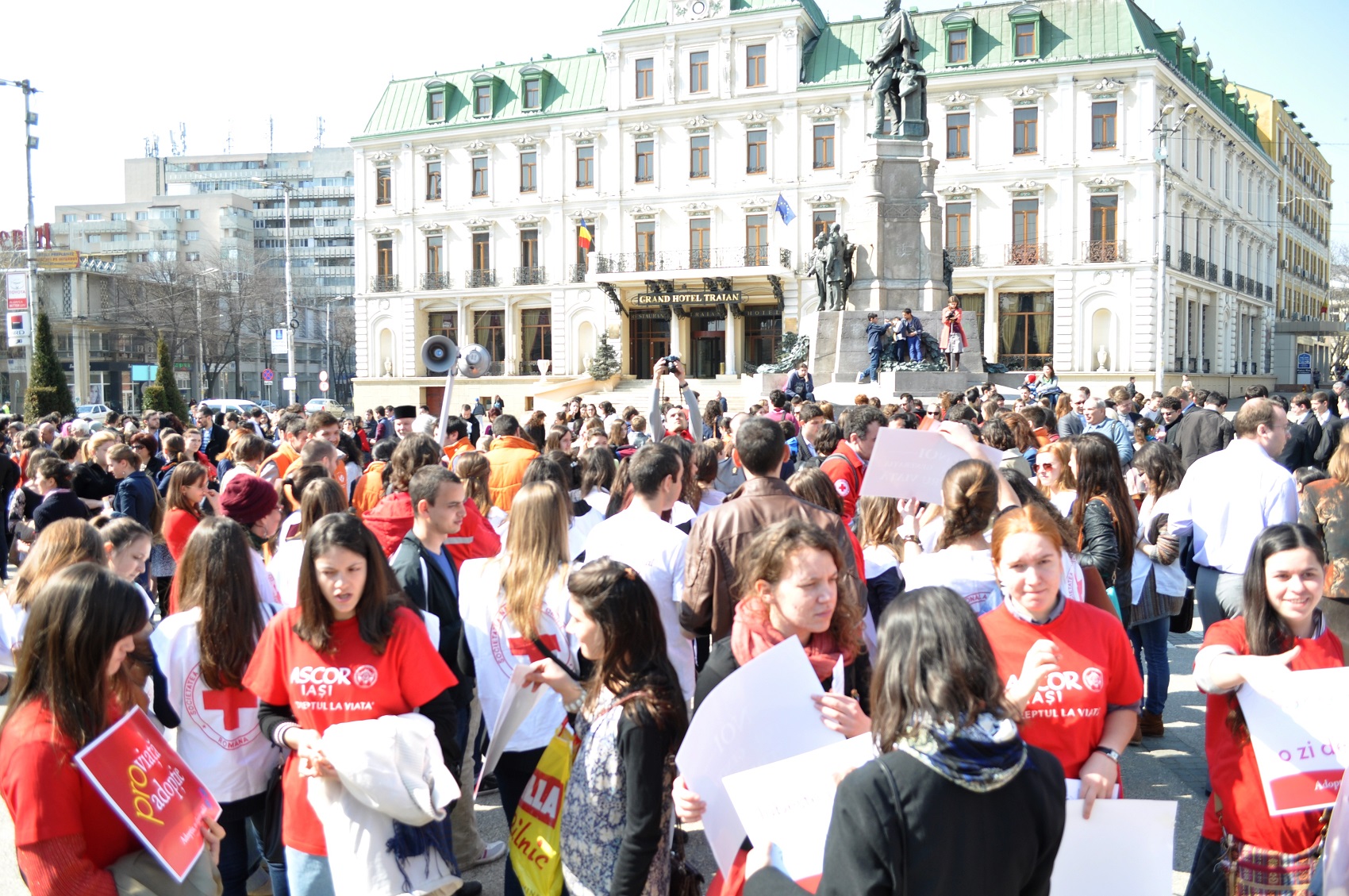 Adopția, o alegere nobilă: „Doar prin puterea exemplului se va schimba ceva!”