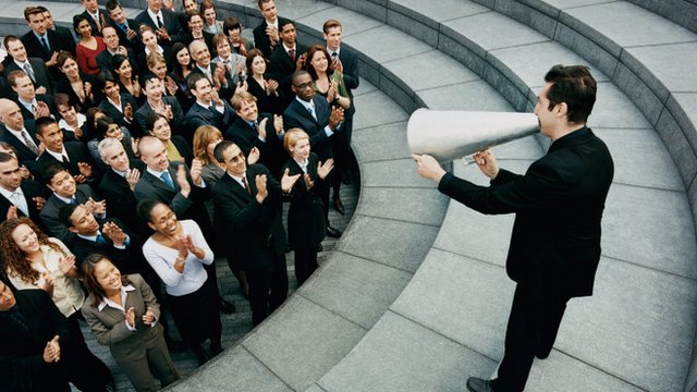 Păstorul plătit se bucură în mândria poziţiei sale