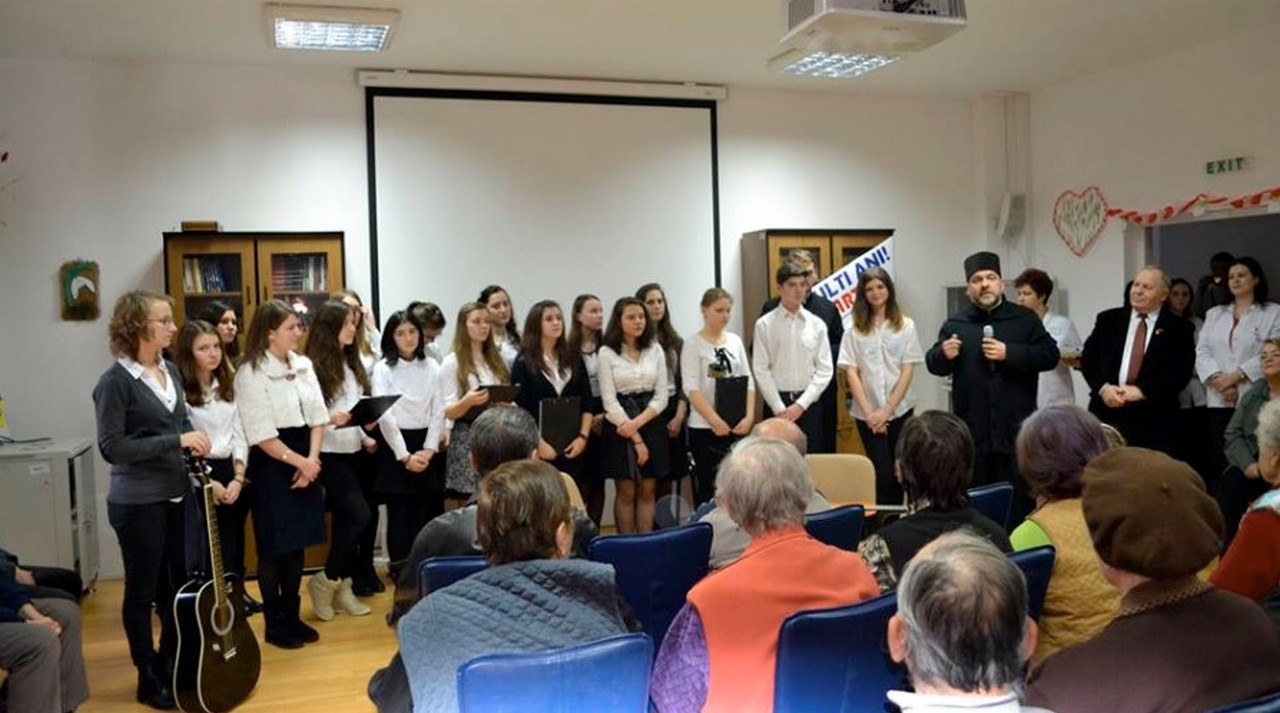 „Un mărţişor, o recunoştinţă“, la Centrul Social „Pietricica“