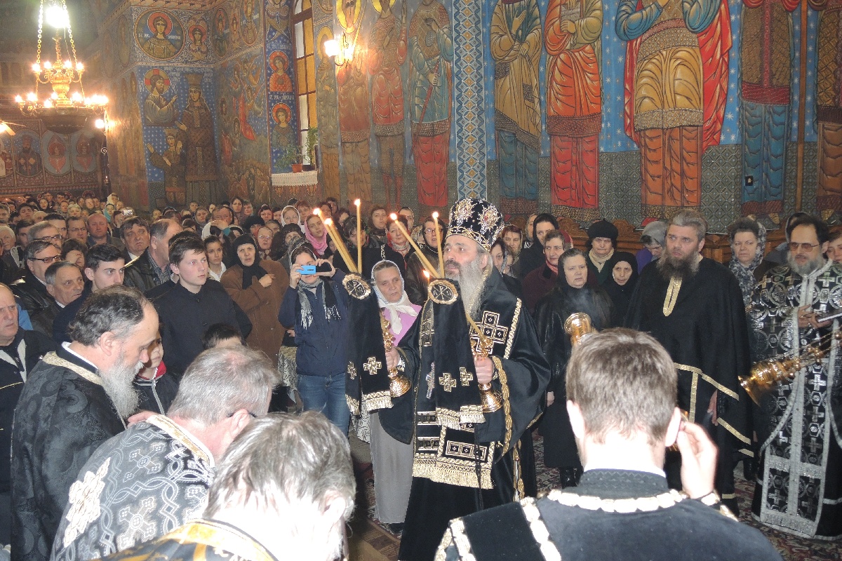 Liturghie arhierească la biserica unde a fost botezat Eminescu