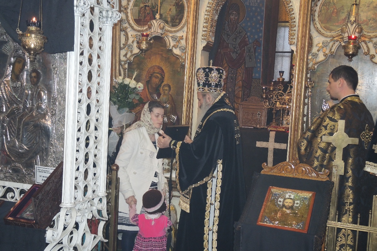 Liturghie arhierească la biserica unde a fost botezat Eminescu