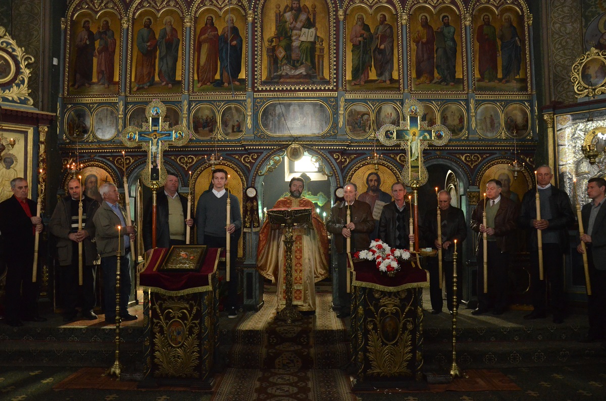 72 de elevi au dat răspunsurile liturgice la Biserica „Sfântul Nicolae“ din Câmpulung Moldovenesc