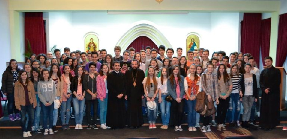 Întâlnire cu tinerii la Centrul eparhial din Caransebeş