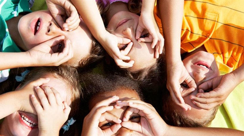 Nu-ți învăța copiii să fie invidioși prin propriul tău exemplu Nu-ți învăța copiii să fie invidioși prin propriul tău exemplu