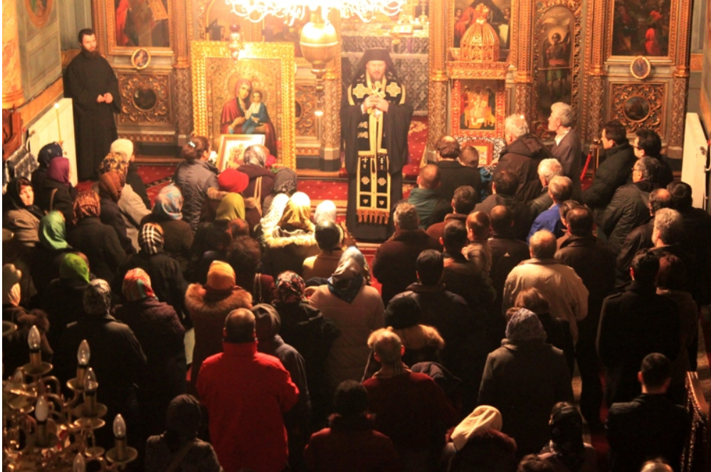 Preasfinţitul Părinte Emilian Lovişteanul a oficiat Slujba Canonului cel Mare la Catedrala arhiepiscopală din Râmnicu Vâlcea