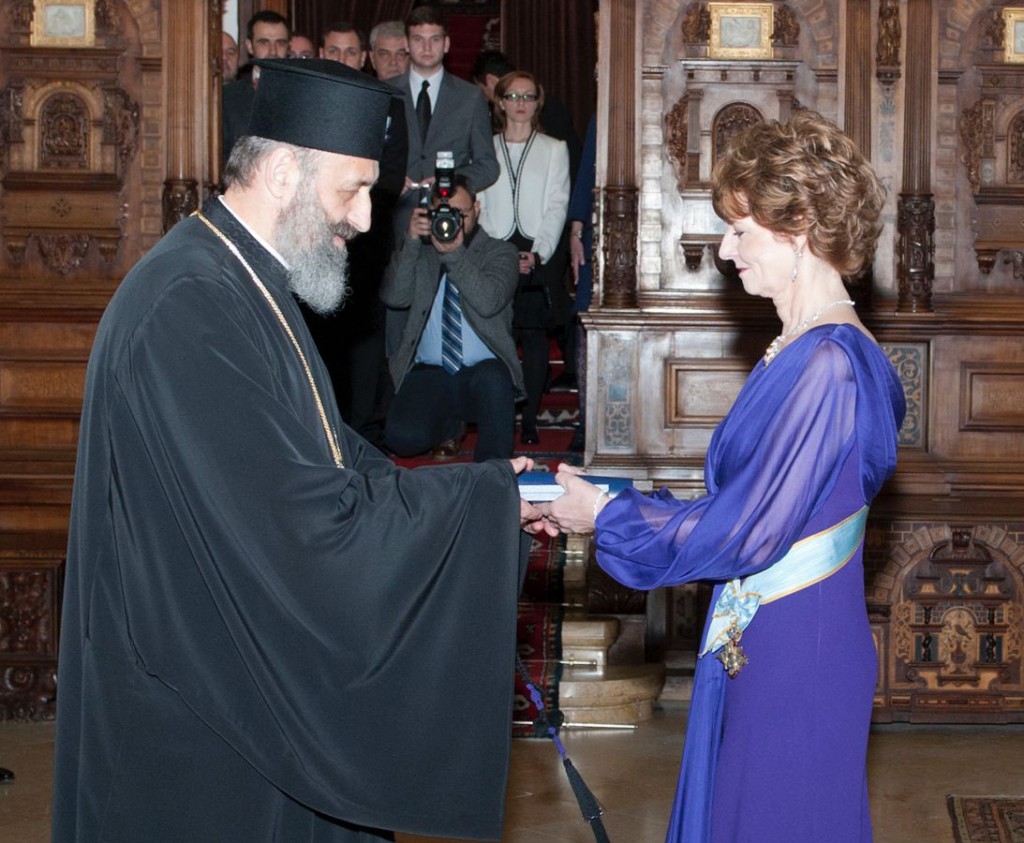 Înaltpreasfinţitul Părinte Irineu a fost decorat de către Regele Mihai I al României