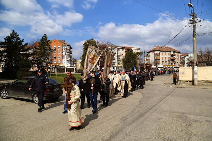 Procesiune cu icoane organizată pentru prima dată la Orăştie în Duminica Ortodoxiei (GALERIE FOTO)