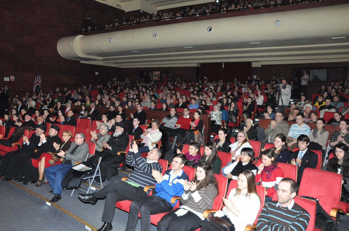 Spectacolul caritabil „Armonii de primăvară“, la Iaşi