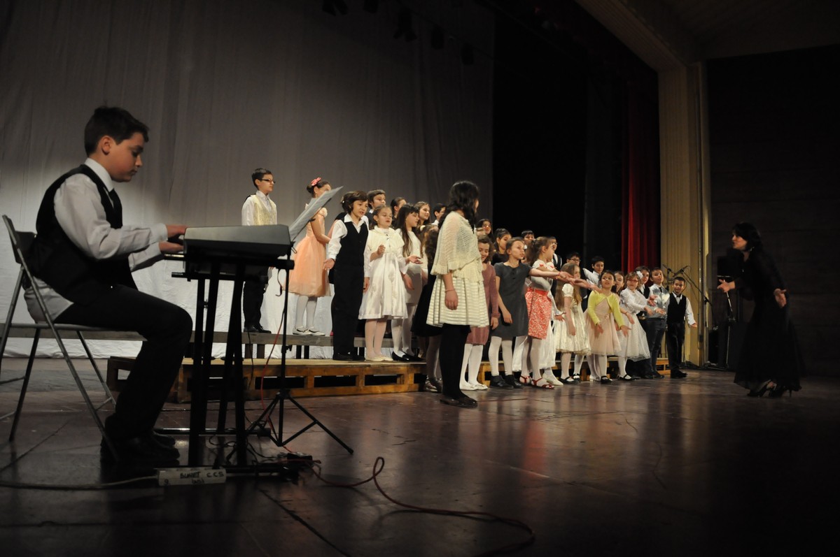 Spectacolul caritabil „Armonii de primăvară“, la Iaşi