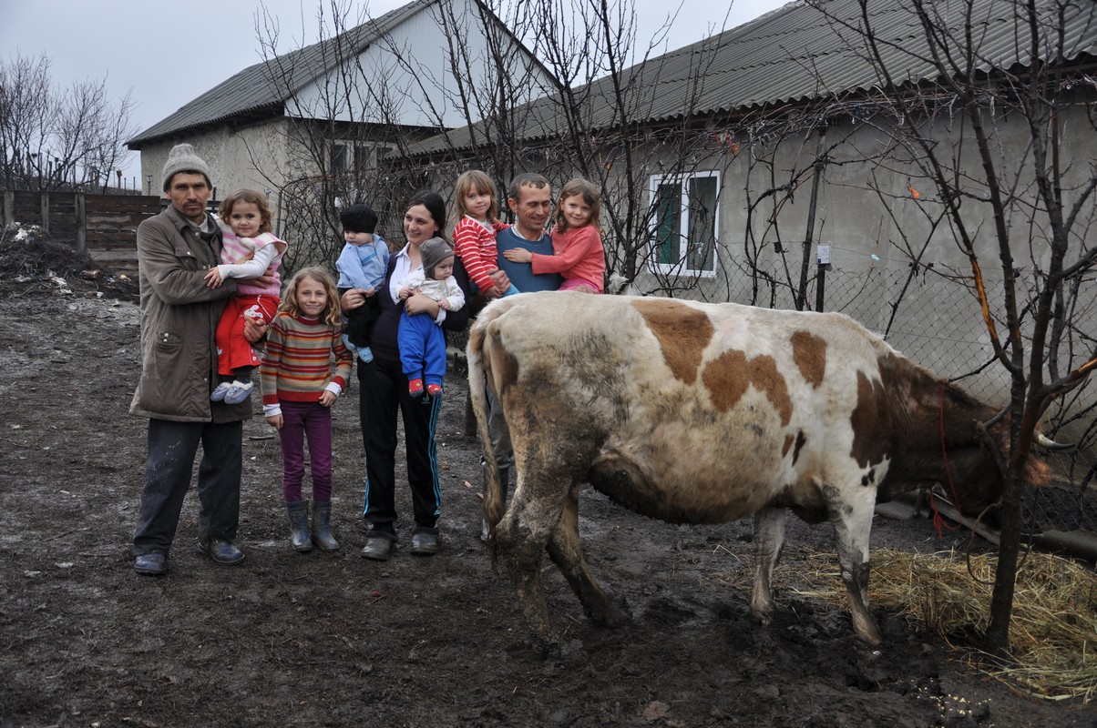 Faptă de milostenie pentru o familie nevoiaşă din satul Focuri