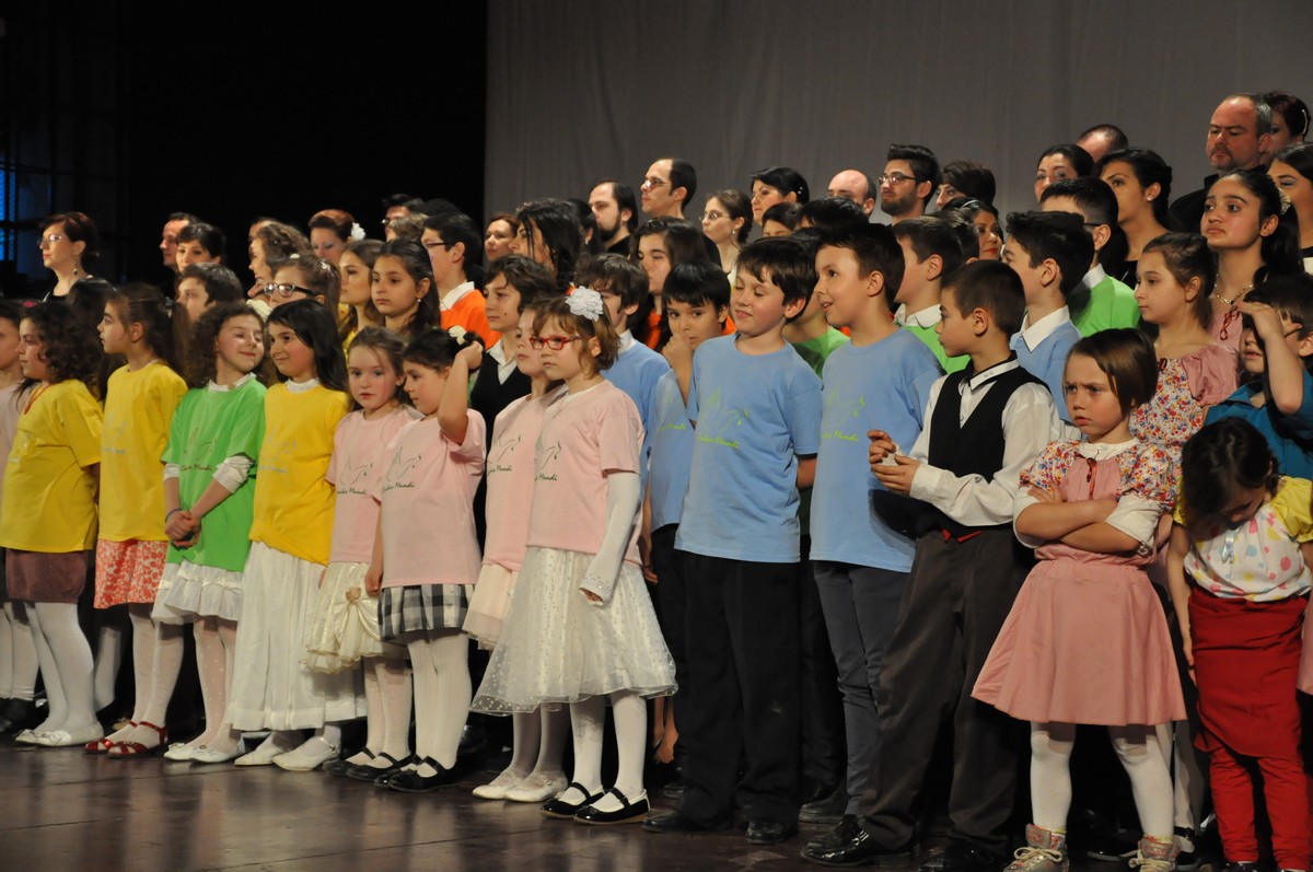 Spectacolul caritabil „Armonii de primăvară“, la Iaşi