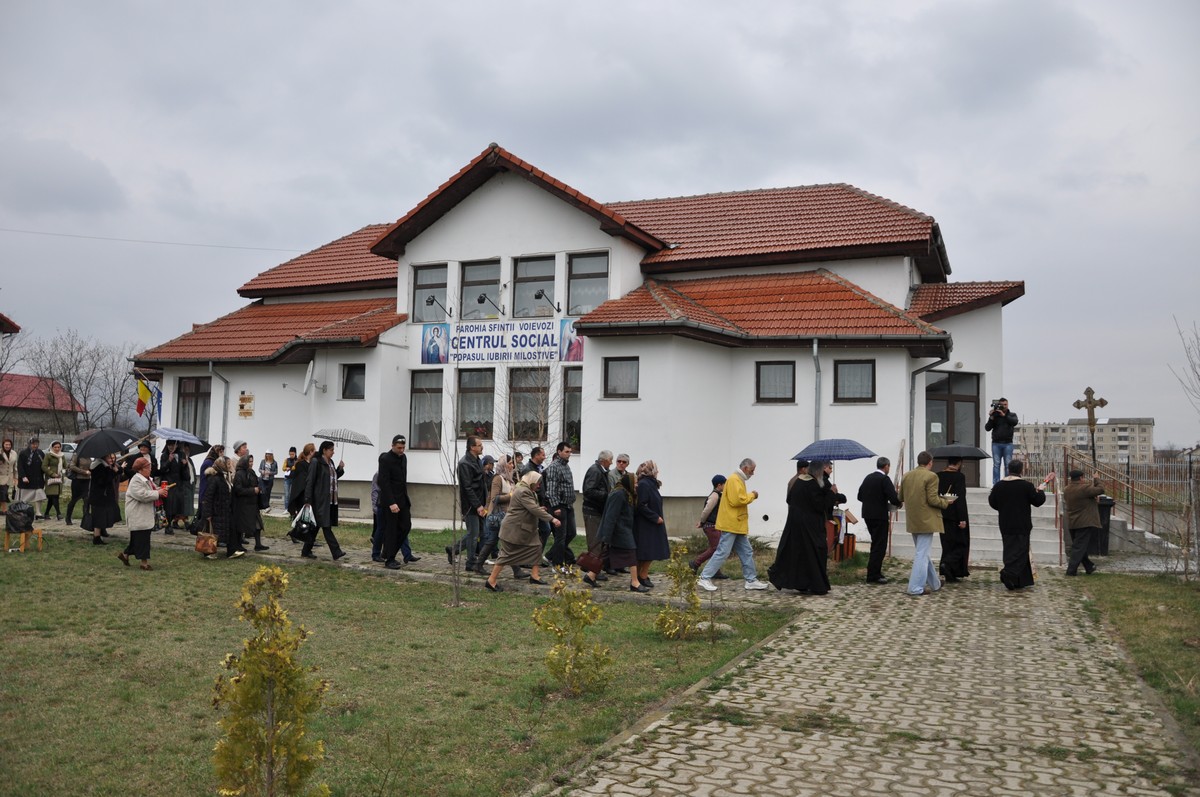 Sărbătoare la Centrul &quot;Popasul iubirii milostive&quot; din Săvinești