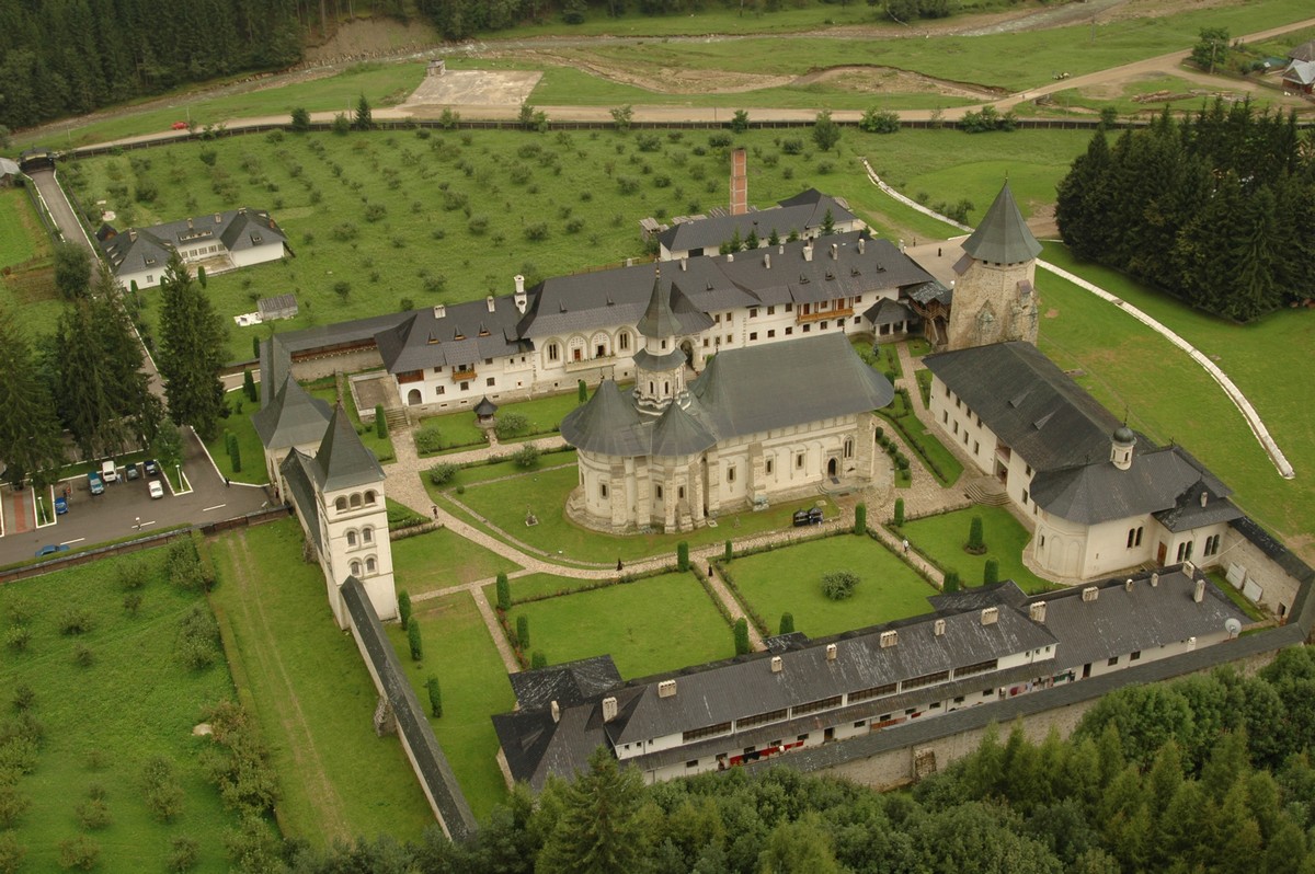 Restaurare, modernizare și conservare la Mănăstirea Putna