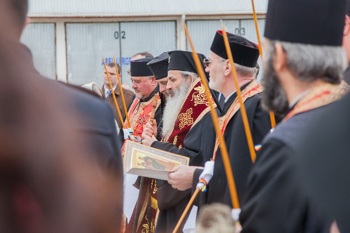Sfântă Liturghie arhierească şi sfinţire de capelă în Protopopiatul Târgu Neamţ