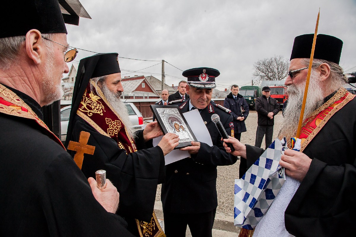 Sfântă Liturghie arhierească şi sfinţire de capelă în Protopopiatul Târgu Neamţ
