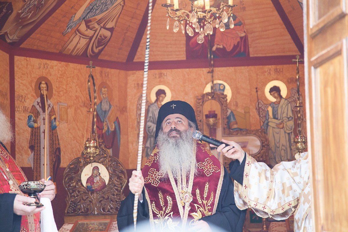 Sfântă Liturghie arhierească şi sfinţire de capelă în Protopopiatul Târgu Neamţ