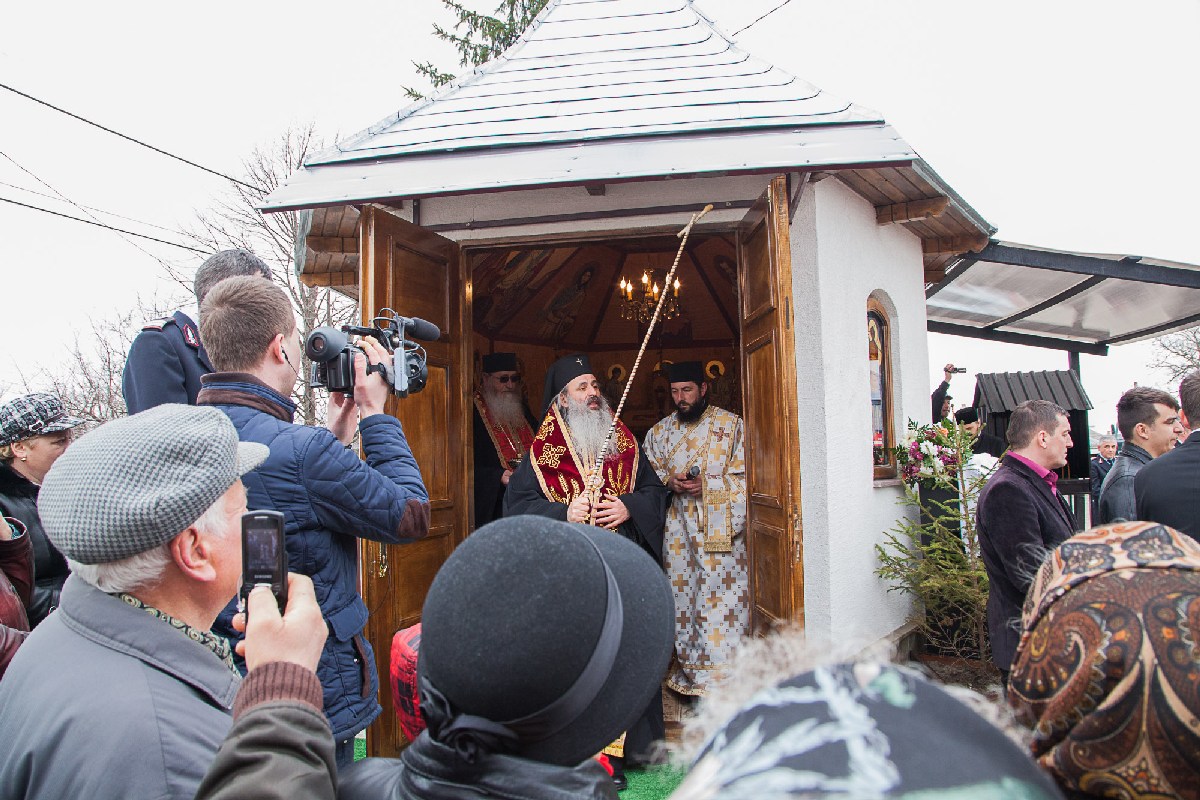 Sfântă Liturghie arhierească şi sfinţire de capelă în Protopopiatul Târgu Neamţ