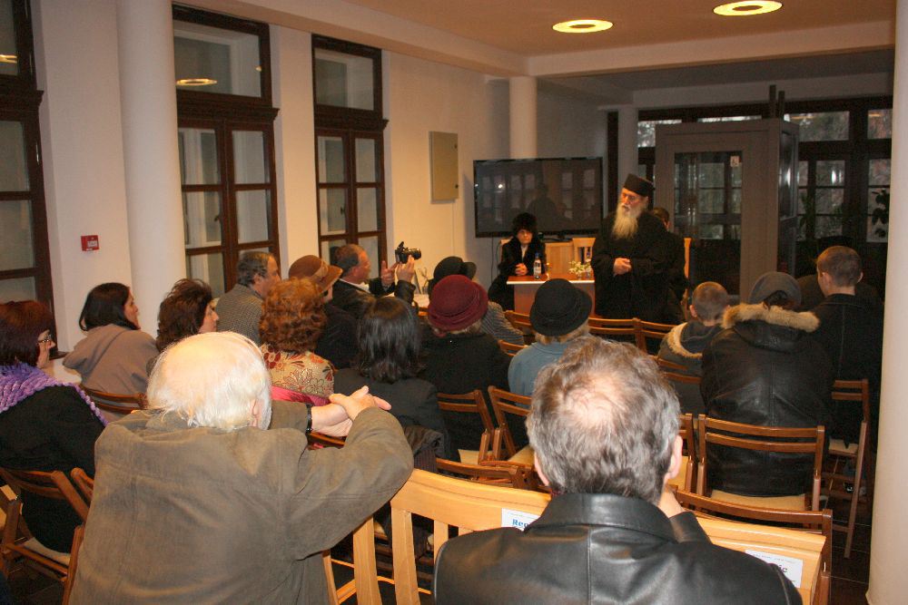 Lansare de carte în oraşul Fălticeni