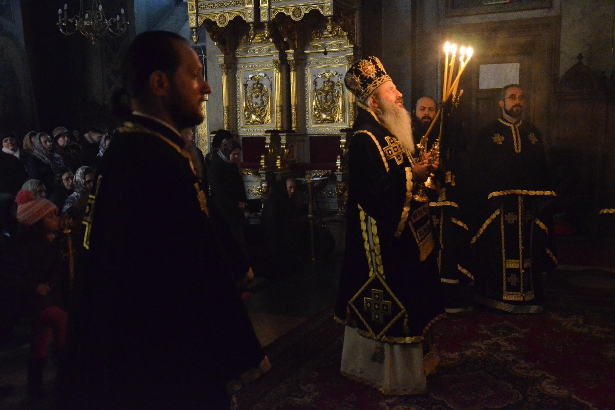 Liturghia Darurilor mai înainte sfințite unită cu Vecernia, la Catedrala mitropolitană din Iași