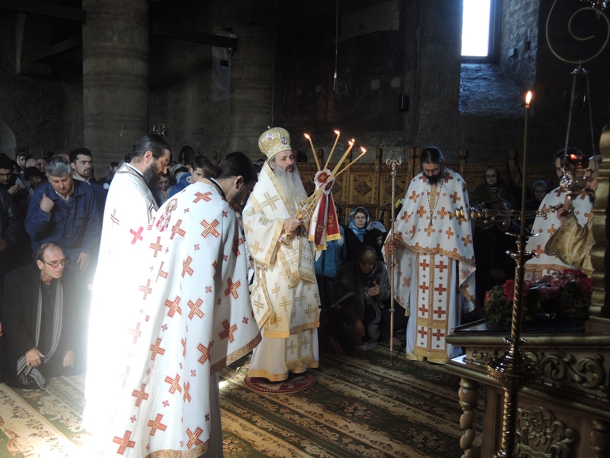 Liturghie arhierească la Mănăstirea Galata Liturghie arhierească la Mănăstirea Galata