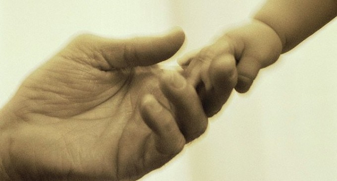 Înaltpreasfinţitul Părinte Arhiepiscop Irineu s-a aflat astăzi în mijlocul copiilor cu dizabilităţi severe din Alba Iulia