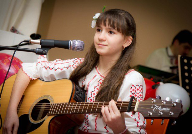 Bucuria primăverii sărbătorită de copiii şi tinerii Parohiei Reggio Emilia din Italia