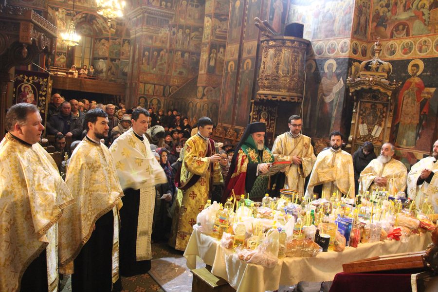 Binecuvântări arhiereşti în Arhiepiscopia Romanului şi Bacăului