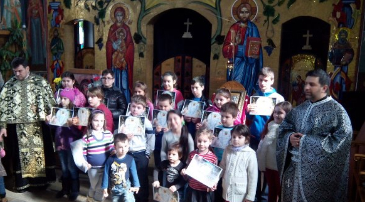 Bucuria primăverii în lăcaşurile de cult oltene: Daruri pentru cei mici şi pentru cei mari