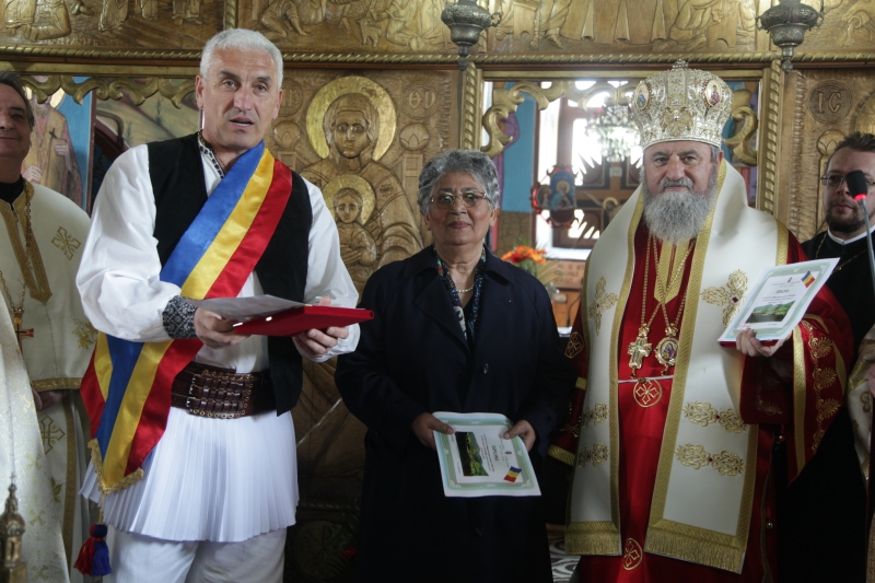 Liturghie arhierească la Sebeşu de Jos