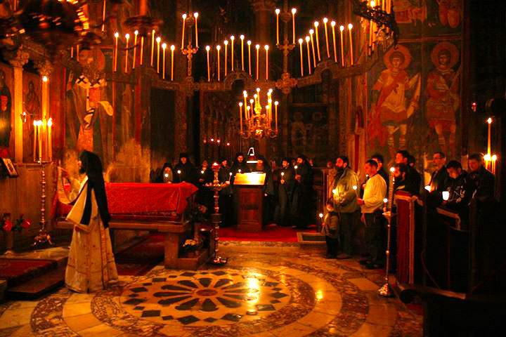 Să nu cedăm în rugăciunile noastre, ci să stăruim cerând, căutând și bătând