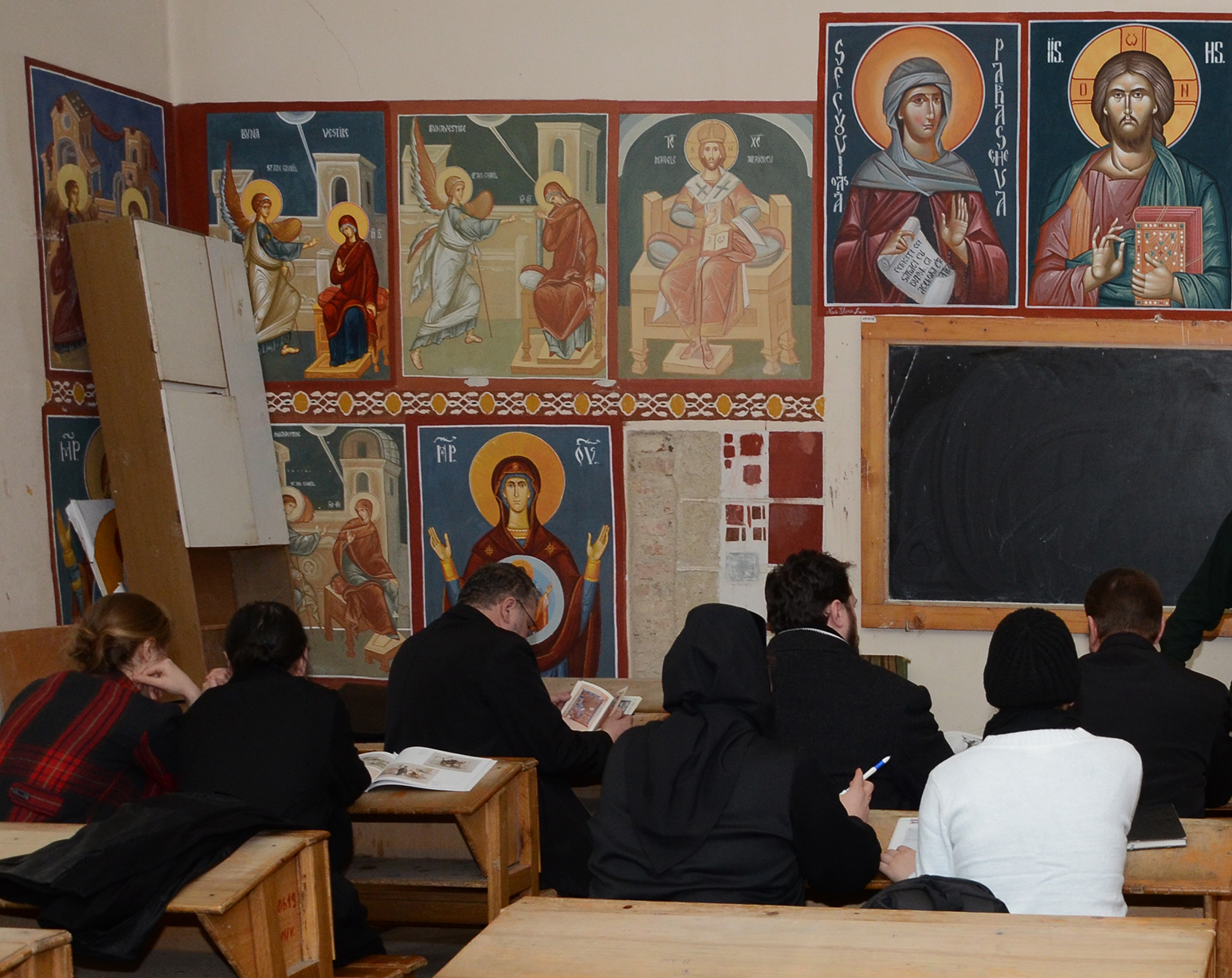 Examene de autorizare pentru pictorii bisericeşti