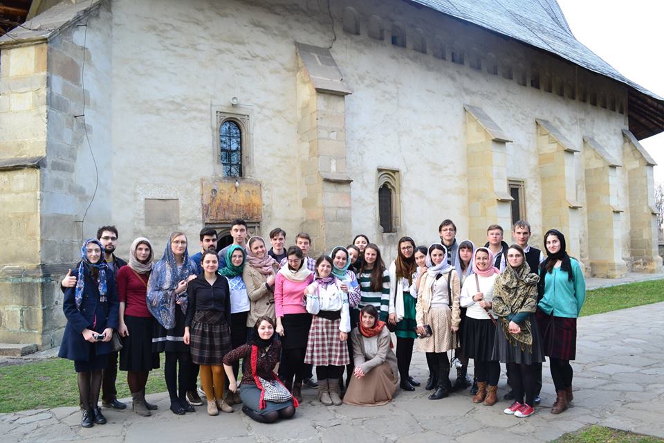 „Pe-un picior de plai/Pe-o gură de Rai”