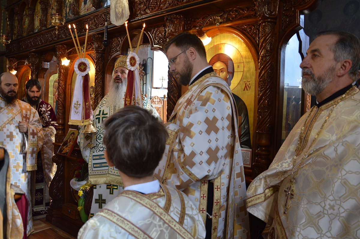 Prima slujbă săvârşită de un mitropolit la Parohia „Sf. Mina“ din Iaşi