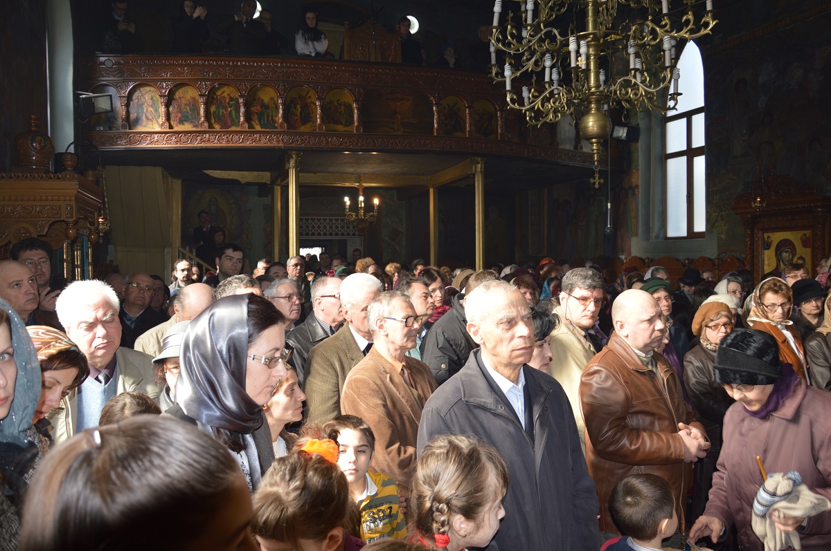 Prima slujbă săvârşită de un mitropolit la Parohia „Sf. Mina“ din Iaşi