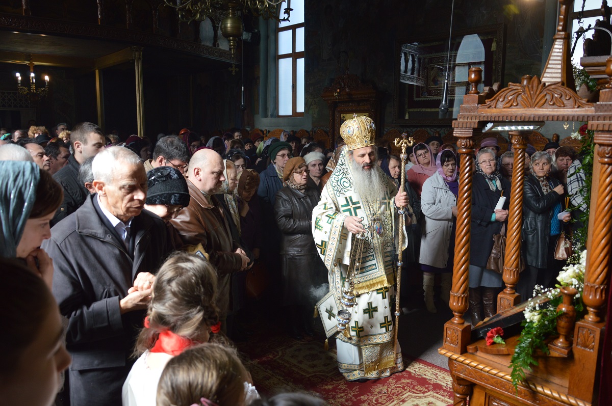 Prima slujbă săvârşită de un mitropolit la Parohia „Sf. Mina“ din Iaşi