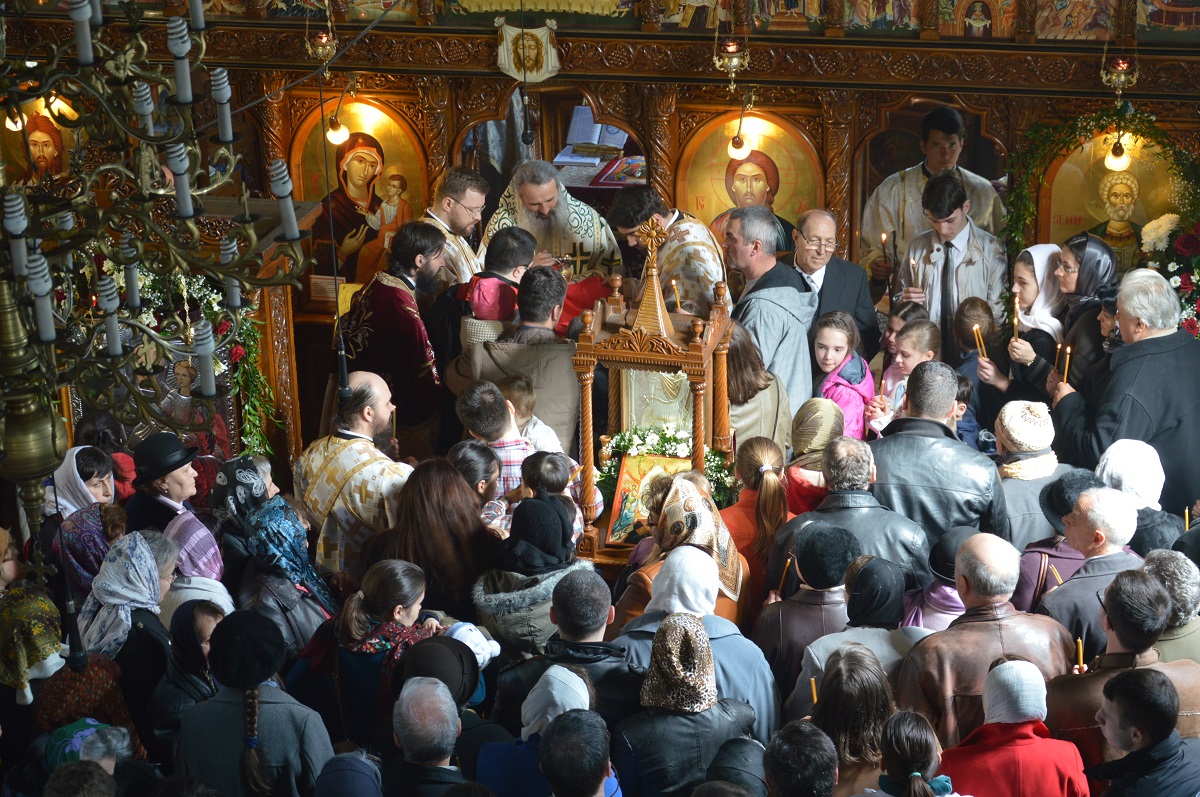 Prima slujbă săvârşită de un mitropolit la Parohia „Sf. Mina“ din Iaşi