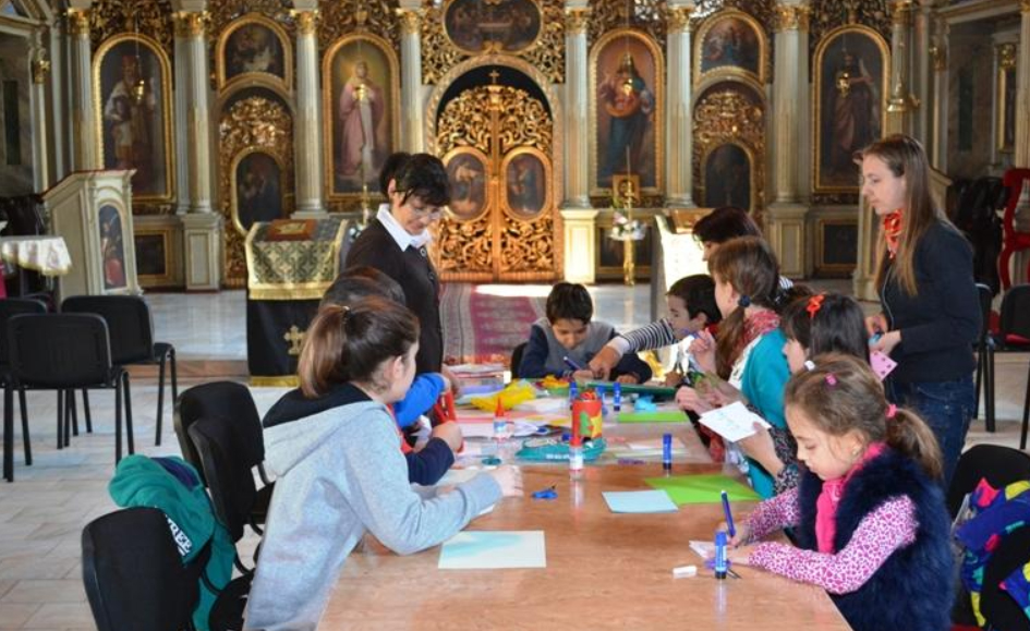 Atelier de creaţie pentru tinerii şi copiii din Caransebeş Atelier de creaţie pentru tinerii şi copiii din Caransebeş