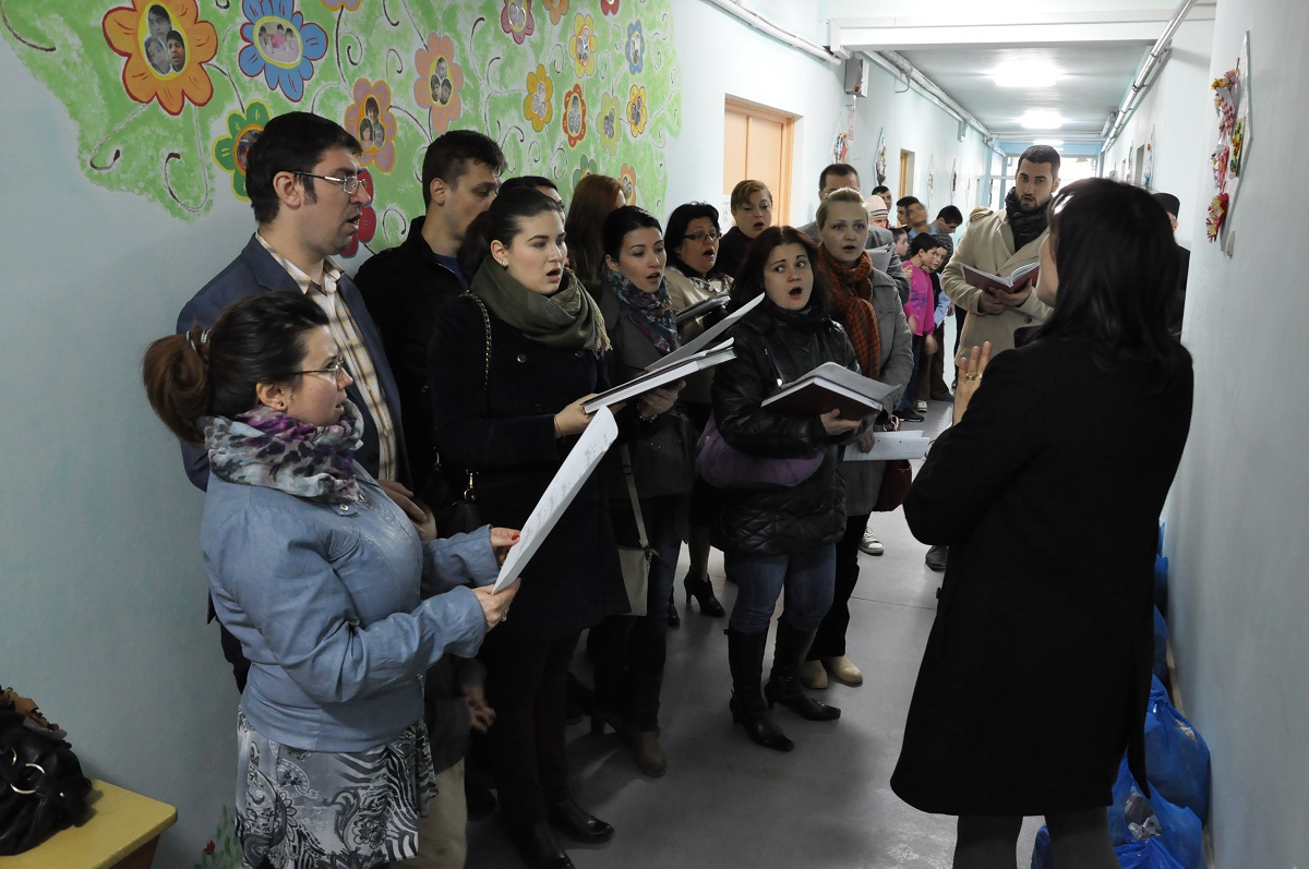 Daruri din partea enoriaşilor Parohiei „Sfântul Nectarie“: Alinare şi binecuvântare pentru persoanele aflate în suferinţă