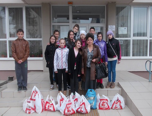 Activităţi filantropice ale elevilor din Oneşti