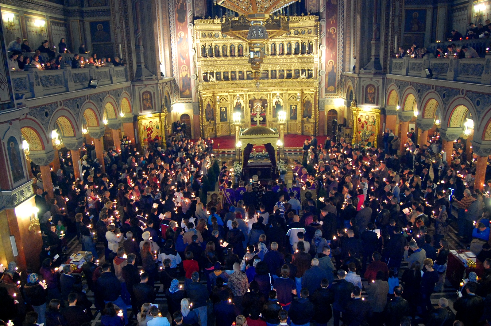 Sfânta şi Marea Vineri prăznuită la Catedrala mitropolitană din Timişoara Sfânta şi Marea Vineri prăznuită la Catedrala mitropolitană din Timişoara