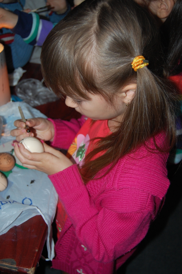 „Micii apostoli” au încondeiat ouă