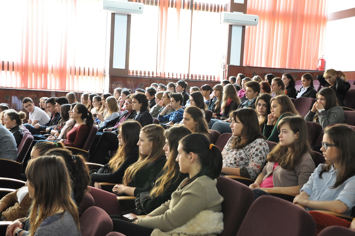 Întâlnire cu scriitorul basarabean Nicolae Dabija