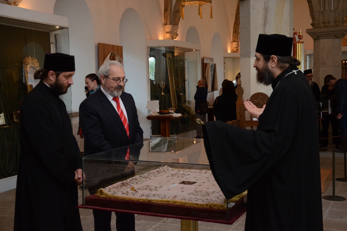 S-a deschis expoziţia pascală de la Mănăstirea „Sfinţii Trei Ierarhi“ (GALERIE FOTO)