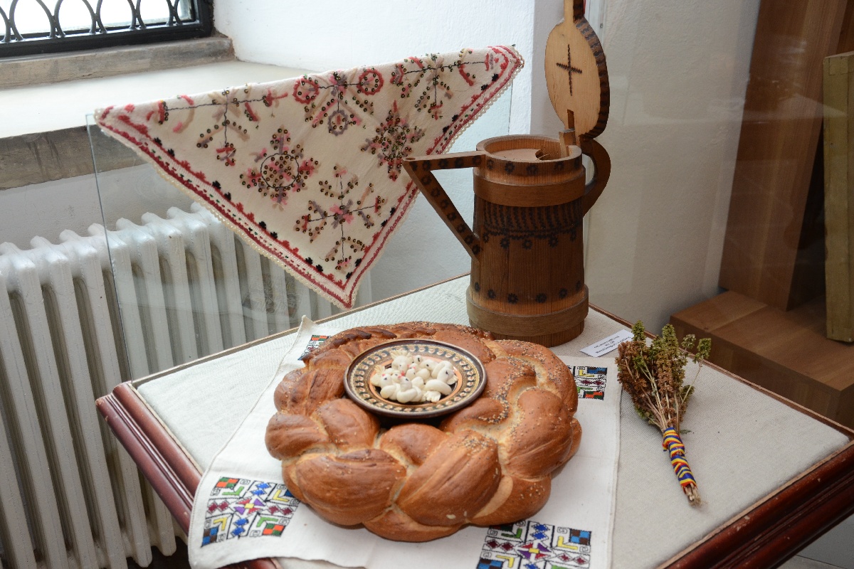 S-a deschis expoziţia pascală de la Mănăstirea „Sfinţii Trei Ierarhi“ (GALERIE FOTO)