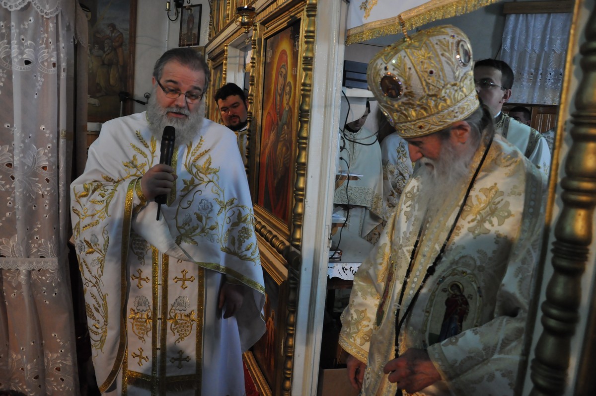 Liturghie arhierească la hramul catedralei din Fălticeni