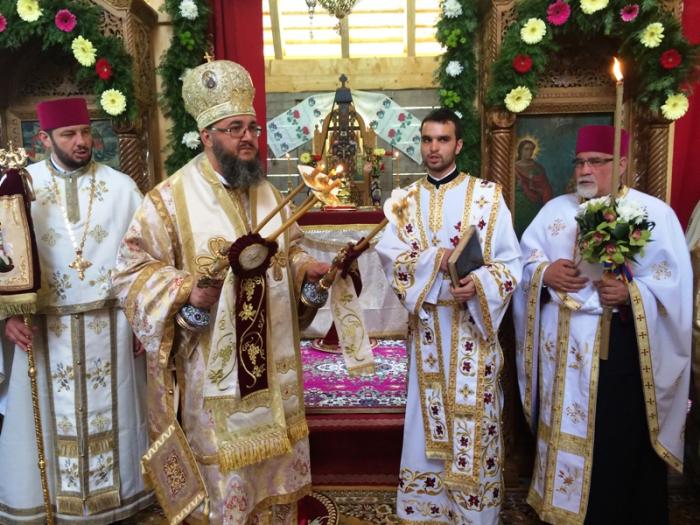 Biserica Schitului Izvorul Tămăduirii din Floreşti-Stoeneşti a fost sfinţită