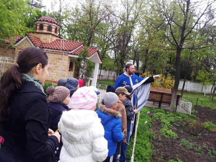 Elevi de la Şcoala ,,Acad. Marin Voiculescu” în vizită la Parohia Înălţarea Domnului din Giurgiu